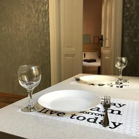 Romantic -near Opera ,center Daire Lviv