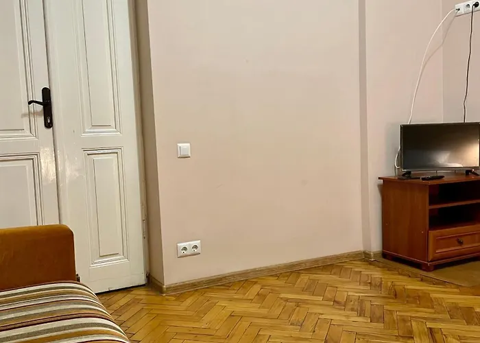 Romantic -near Opera ,center *